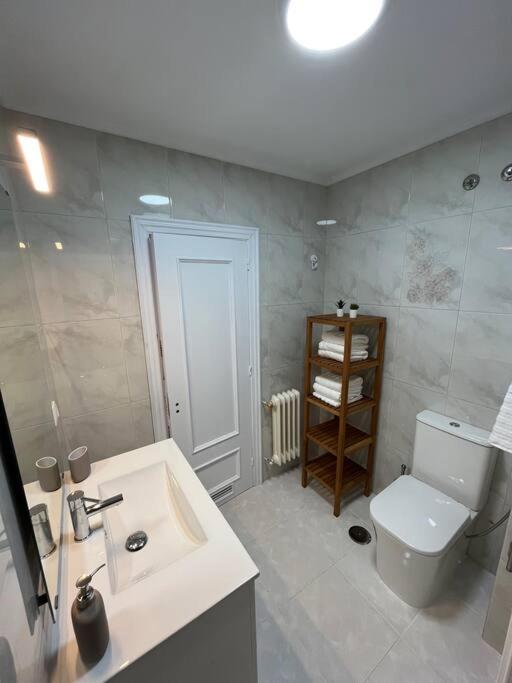 Apartamento El Fontan, Parking Gratuito Gijon Exterior photo